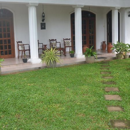 Kuma Beach Side Villa Wadduwa Esterno foto