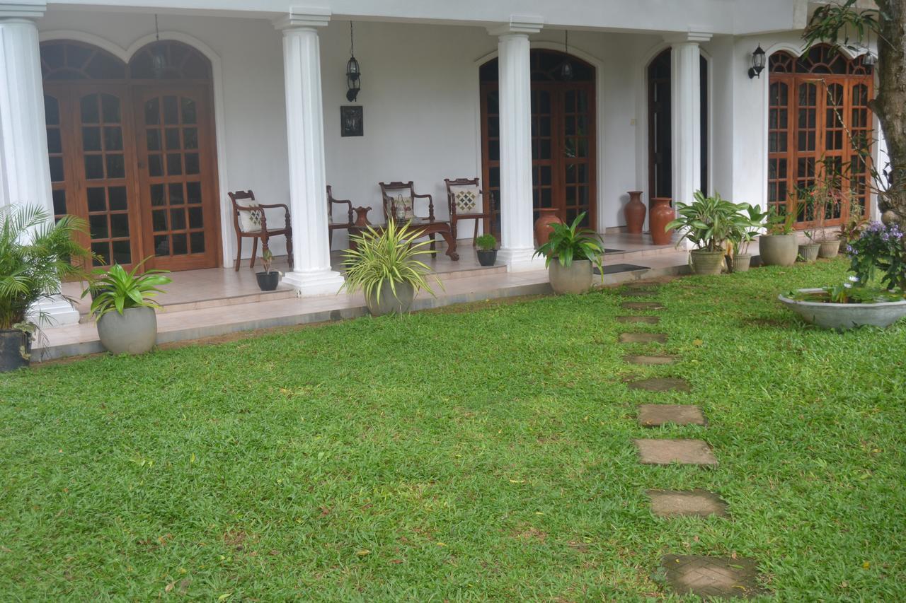 Kuma Beach Side Villa Wadduwa Esterno foto
